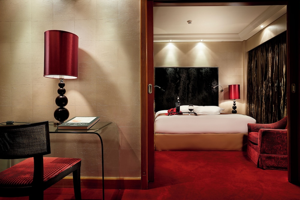 Executive Suite Park - Photo 5