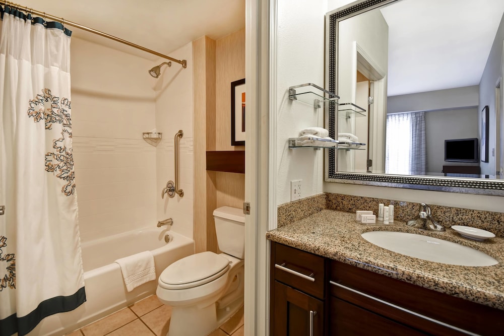 Suite, 2 Bedrooms (Pure) - Photo 5