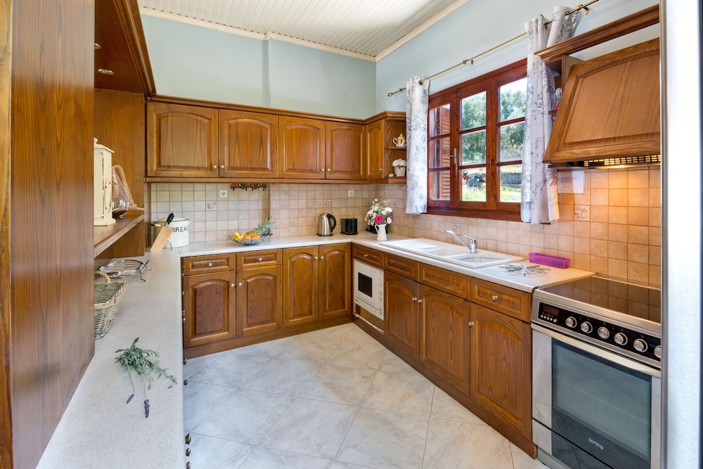 Villa photo 2