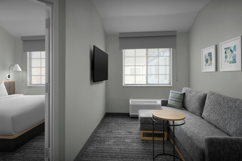 Suite, 1 Bedroom - Photo 1