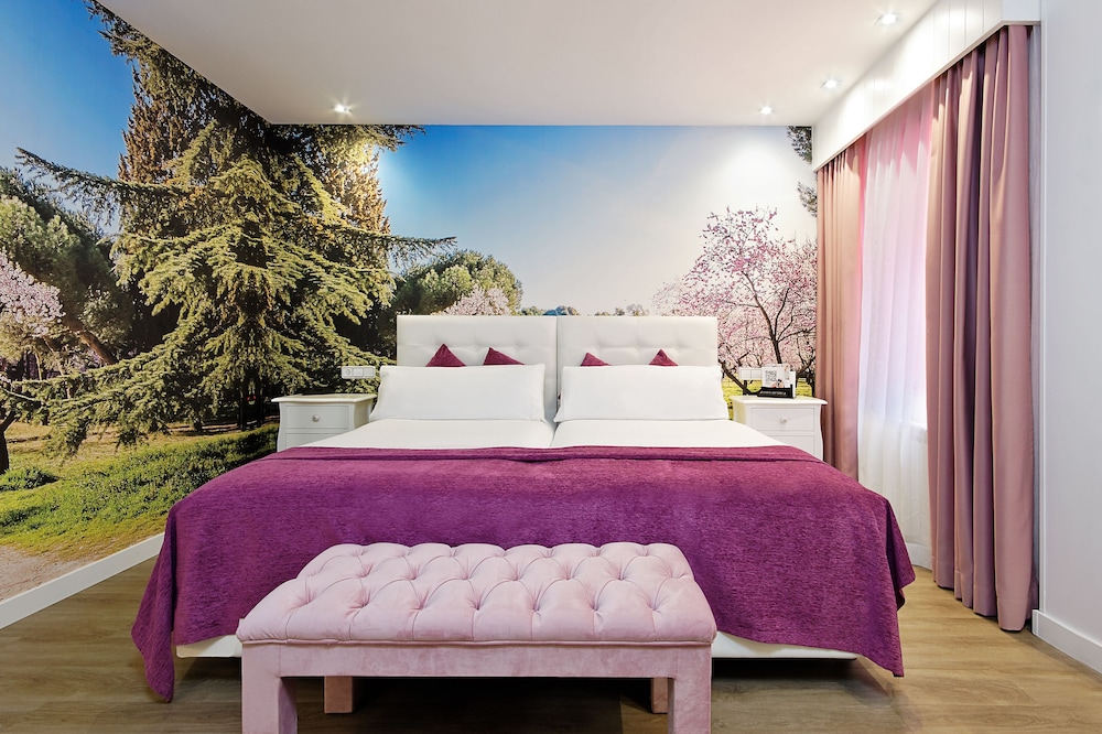 Double Room - Photo 13