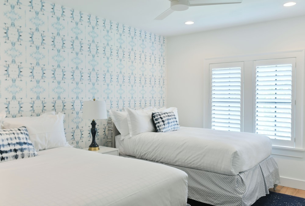 Lagoon 4 Bedroom Moreland Village Home 5574