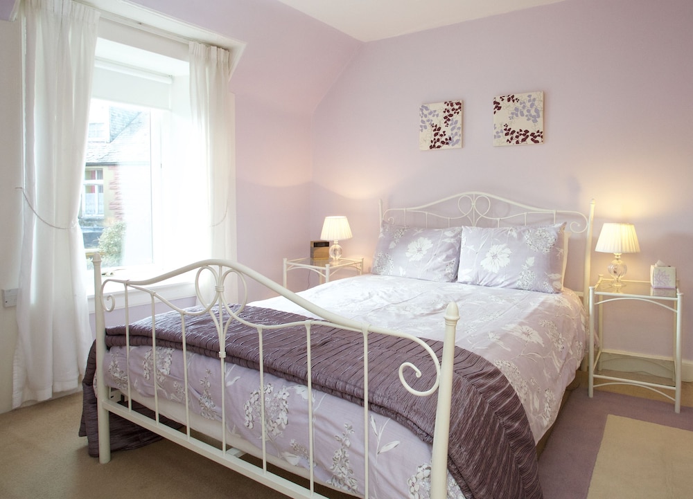 House, 2 Bedrooms photo 3