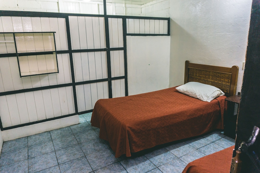 Standard Twin Room, 2 Twin Beds photo 2