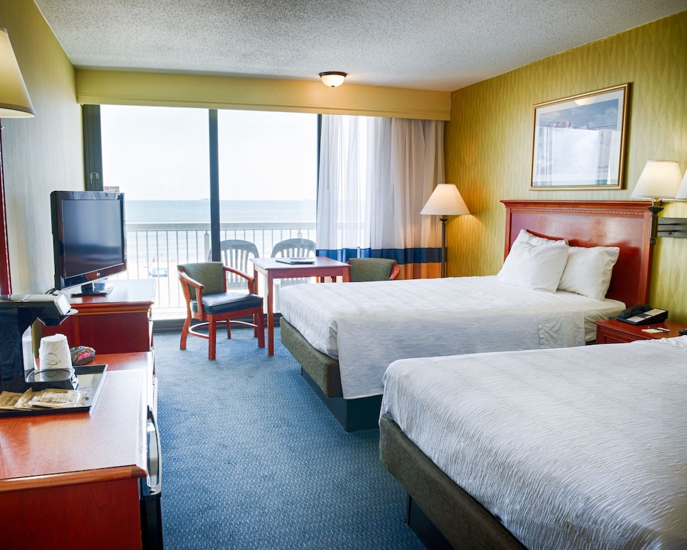 Classic Room, 2 Double Beds, Balcony, Ocean View photo 2