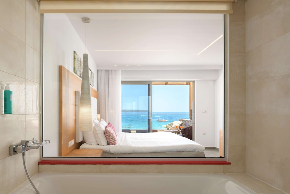 Diamond Suite Beachfront - Photo 23