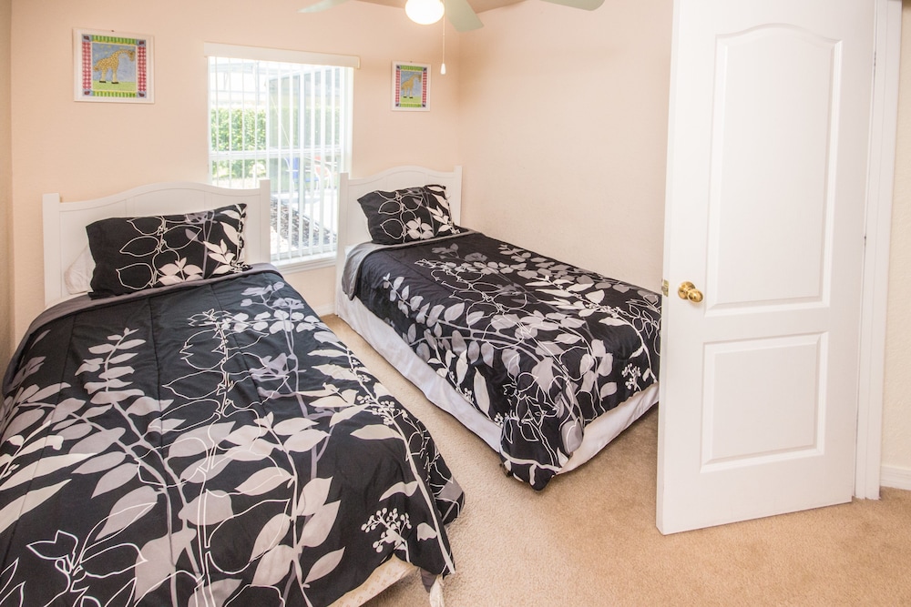 House, 5 Bedrooms photo 1