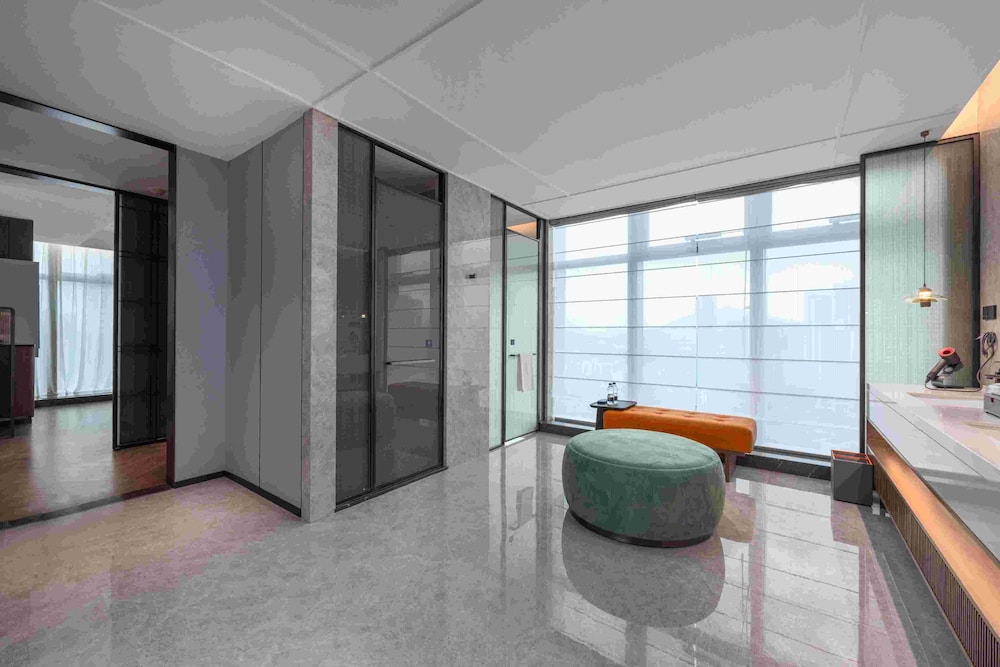 Signature Single Room, City View