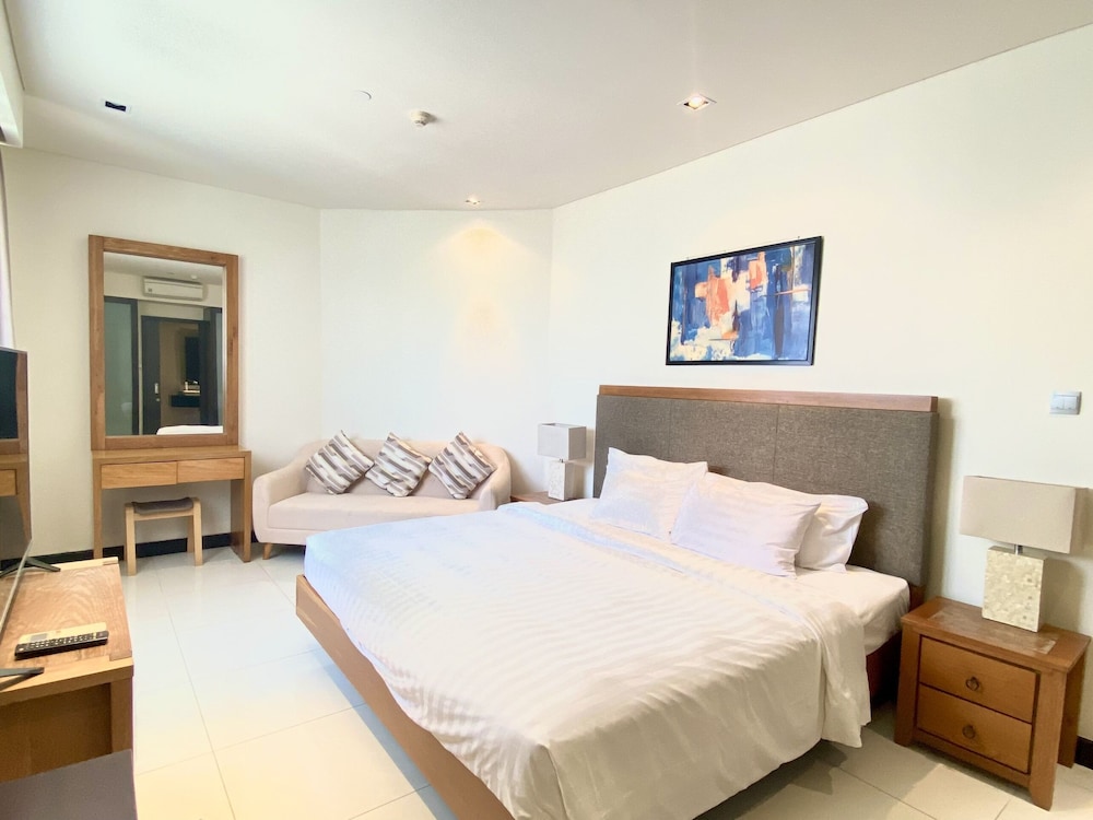 Signature Suite