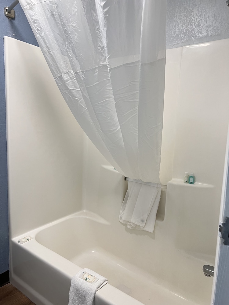 Suite, Non Smoking (1 King Bed, 2 Queen Beds) - Photo 14