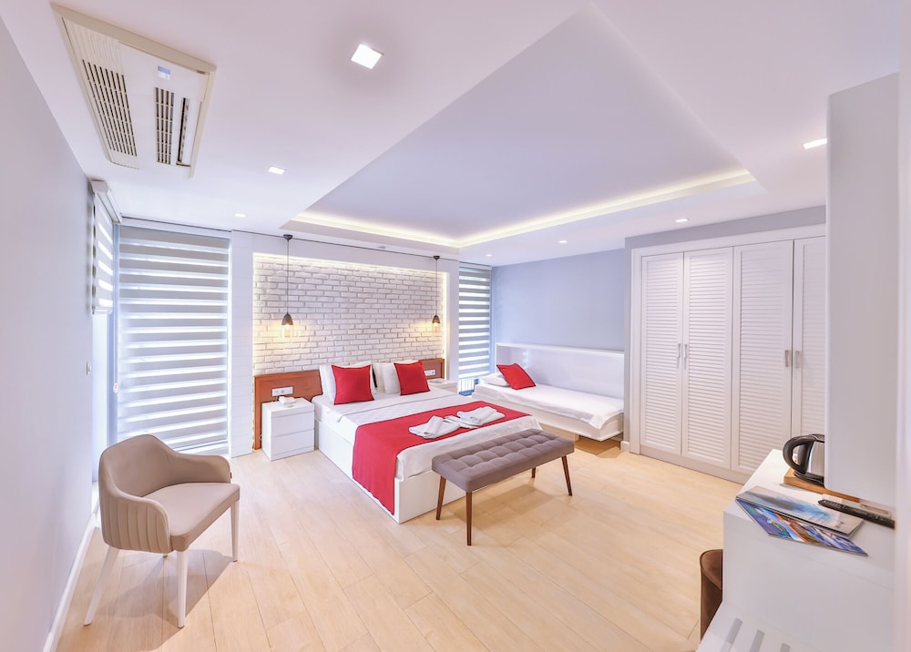 Basic Triple Room photo 3