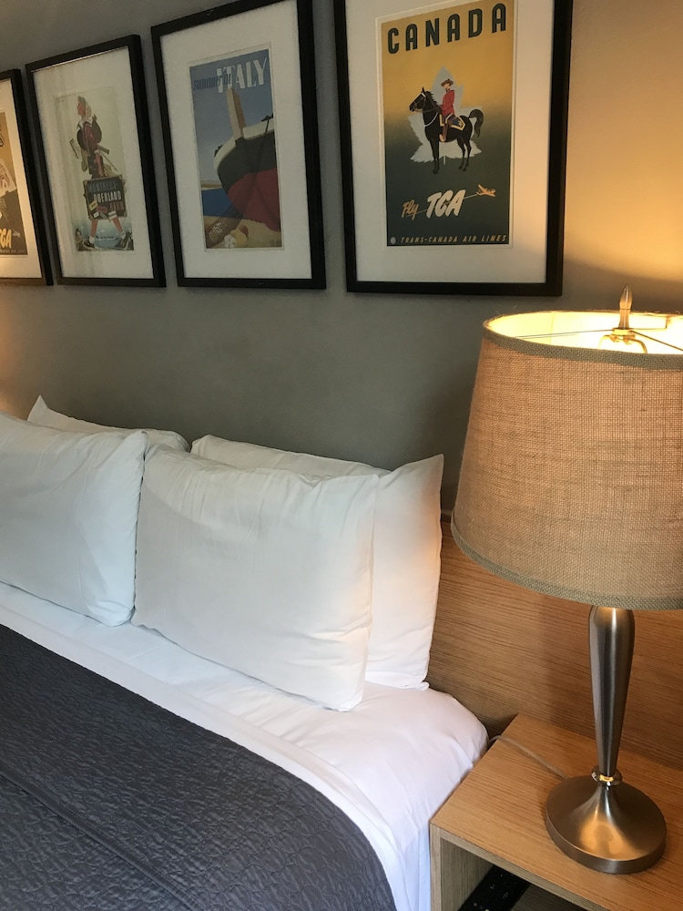 Standard Room, 1 Queen Bed - Photo 5