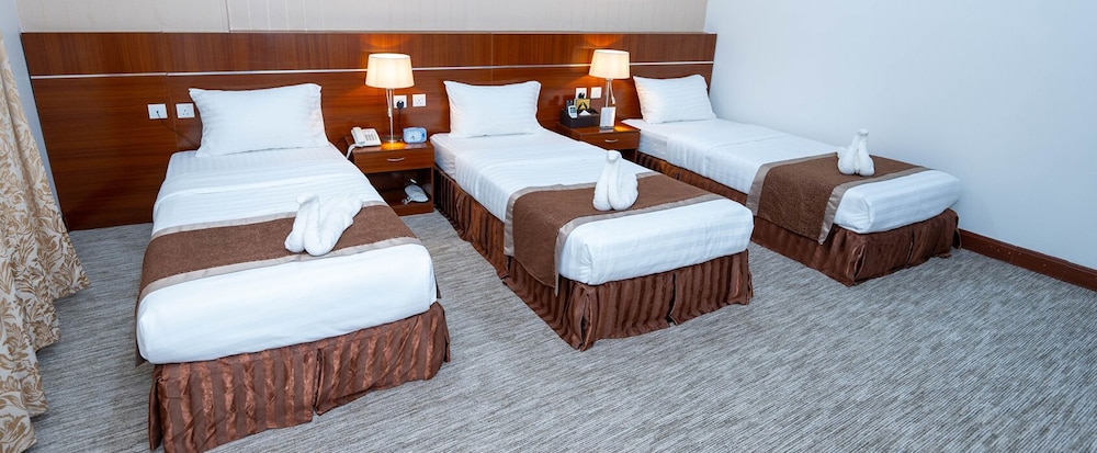 Economy Triple Room - Photo 2