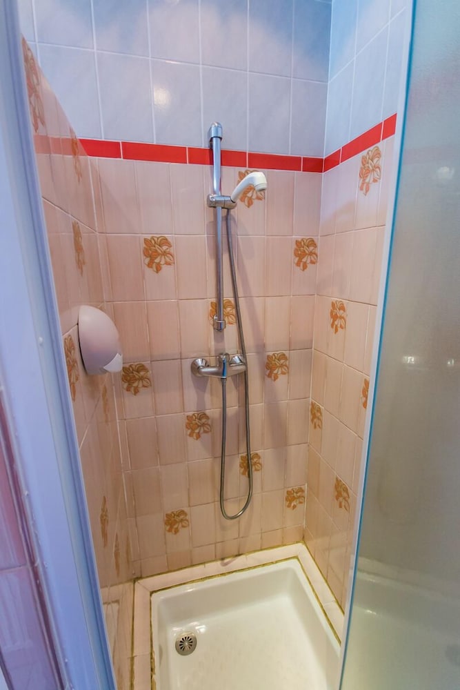 Standard Triple Room - Photo 3