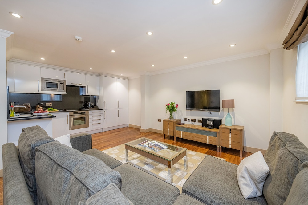 Executive Apartment, One Bedroom photo 2