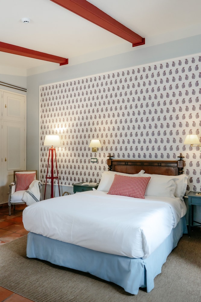 Village Classic Rooms