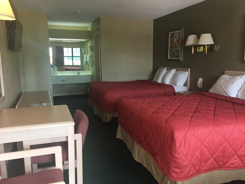 Room, 2 Queen Beds, Non Smoking - Photo 2