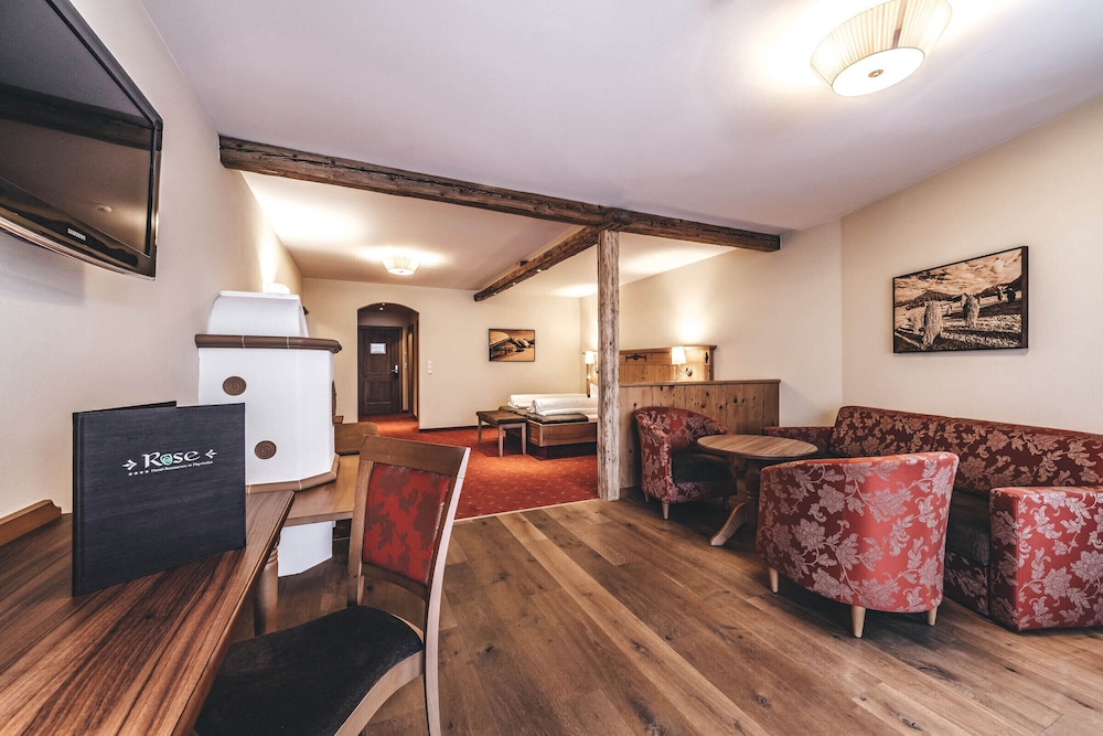 Junior Suite, Balcony, Mountain View photo 3