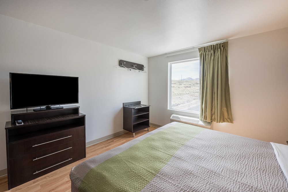 Standard Suite, 1 King Bed, Non Smoking photo 1