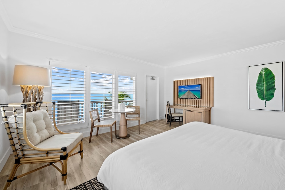 Ocean Front Room, 1 King Bed - Photo 2
