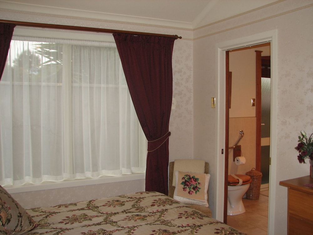 Standard Room, Accessible, Ensuite photo 2