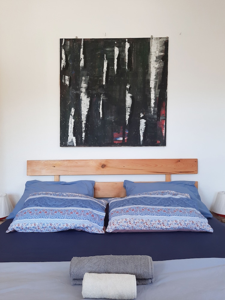 Design Twin Room, Hill View, Beachside photo 1