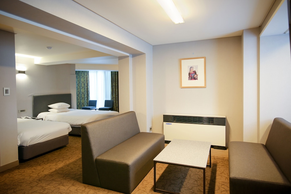 Family Suite (No Parking, additional fee occurs if number of people booked & staying are different) - Photo 1