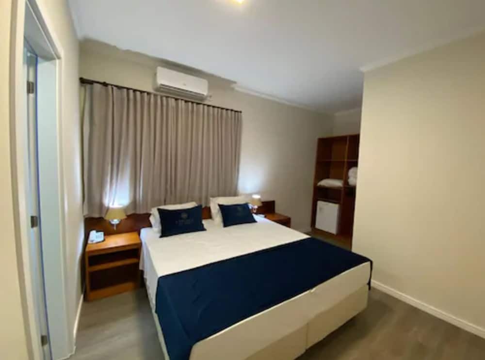 Deluxe Double or Twin Room photo 1
