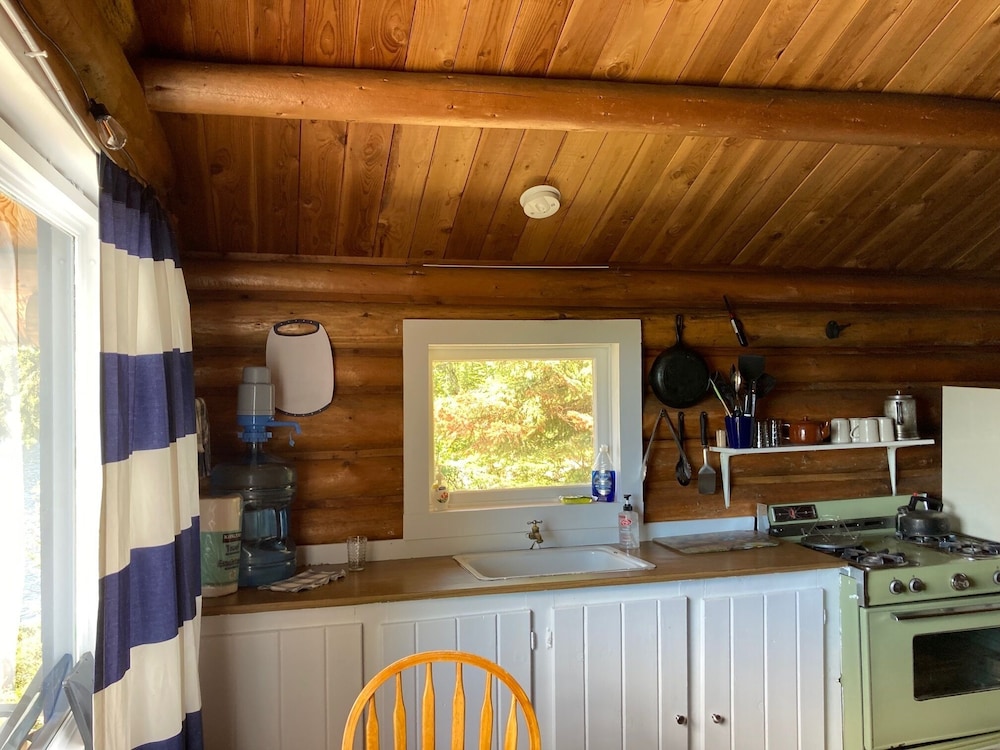 Cabin #6 Pine Point photo 2