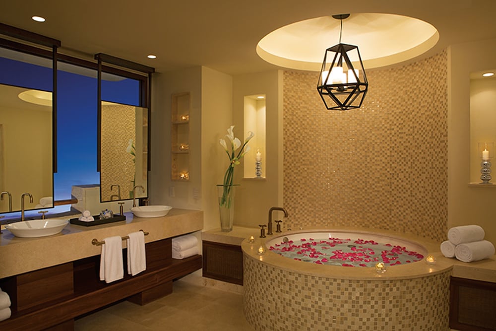 Romance Master Suite Ocean View