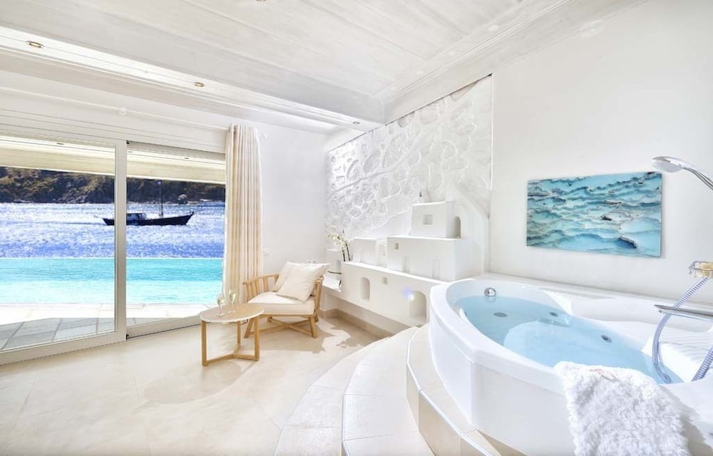 Myconian Grand Suite with Outdoor Sharing Pool, Sea View - Photo 17