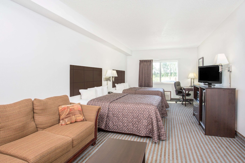Standard Suite, Non Smoking - Photo 3