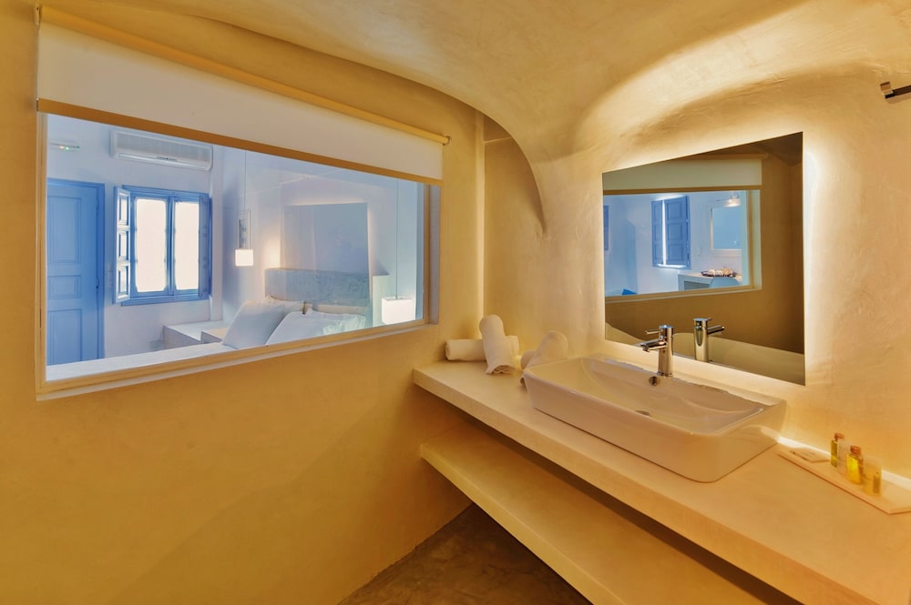 Superior Room, Sea View - Photo 7