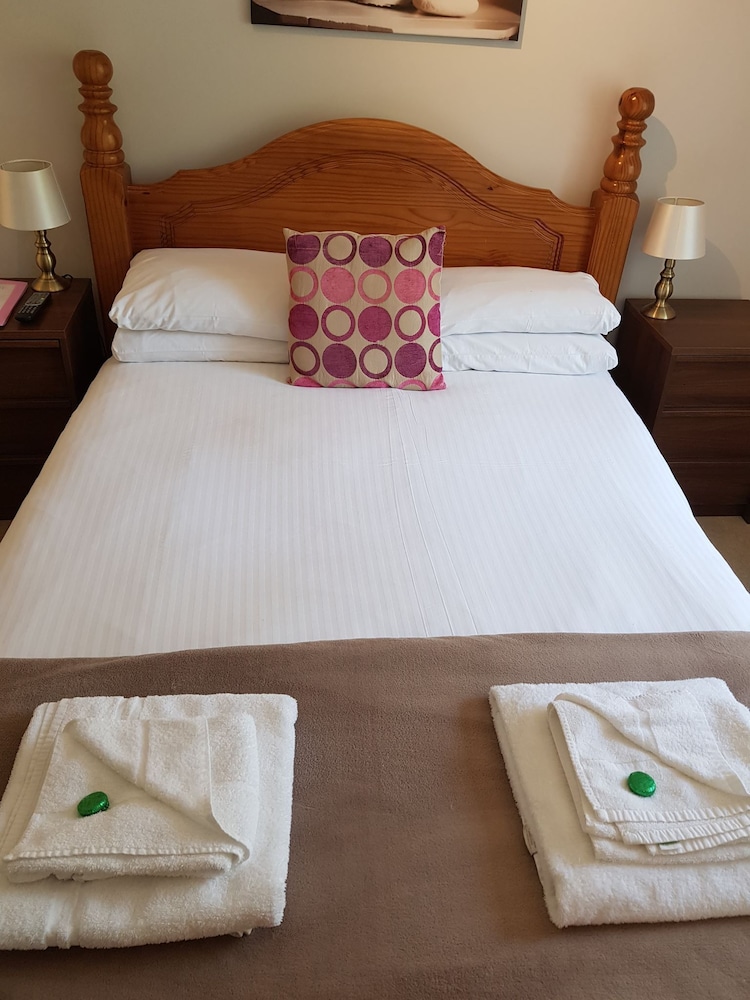 Comfort Suite, Ensuite, Partial Sea View (Red Kite Apartment) photo 3