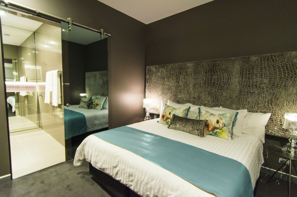 Standard Room, 1 King Bed (Room 7) photo 2