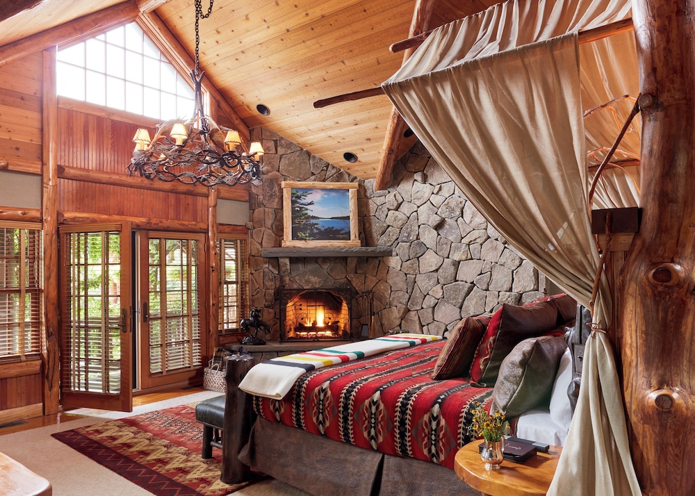 Room (The Chatwal Lodge)