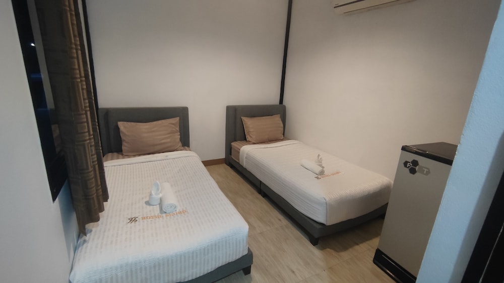 Basic Twin Room photo 1