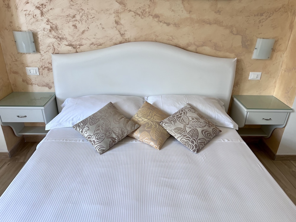 Superior Double Room (Topaz)