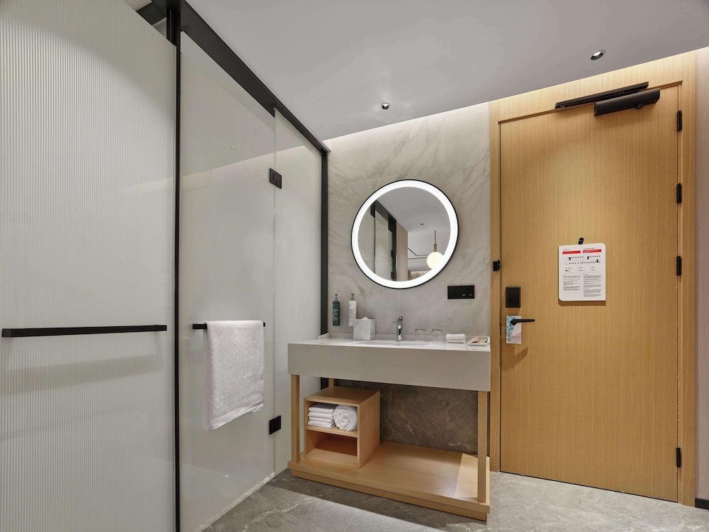Room, 1 King Bed, Mountain View