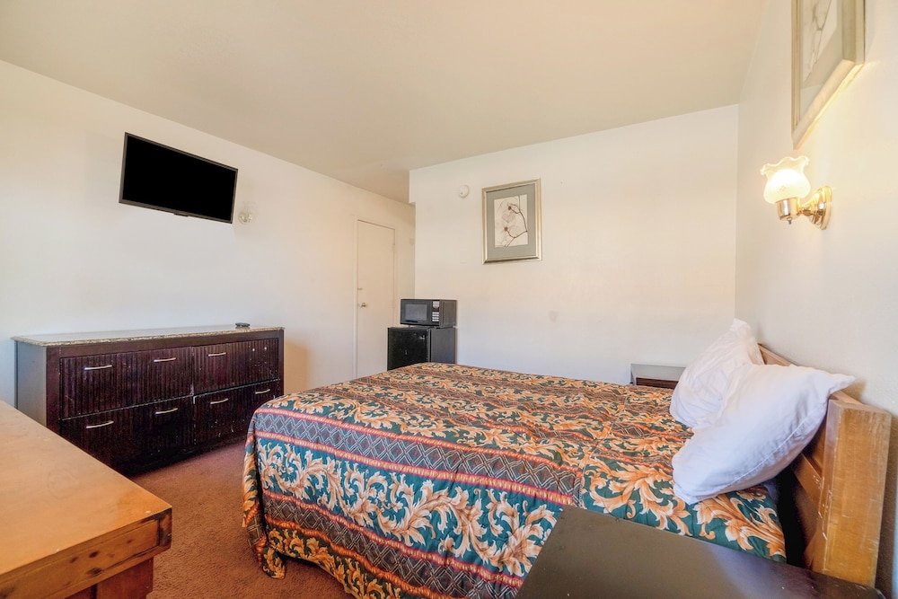 Standard Room, Multiple Beds (1) photo 3