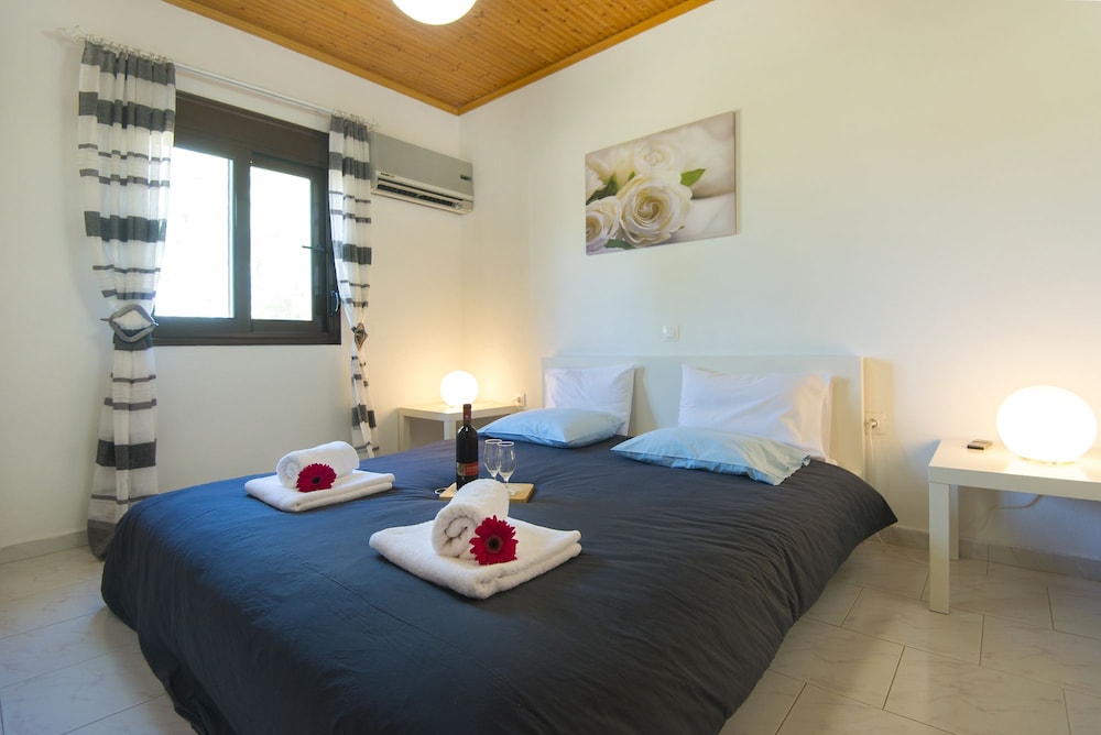 Villa, Multiple Bedrooms (For 9 )