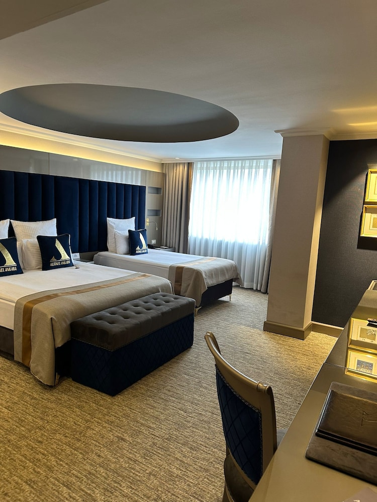 Grand Premier Suite photo 1