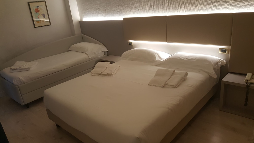 Classic Triple Room photo 3