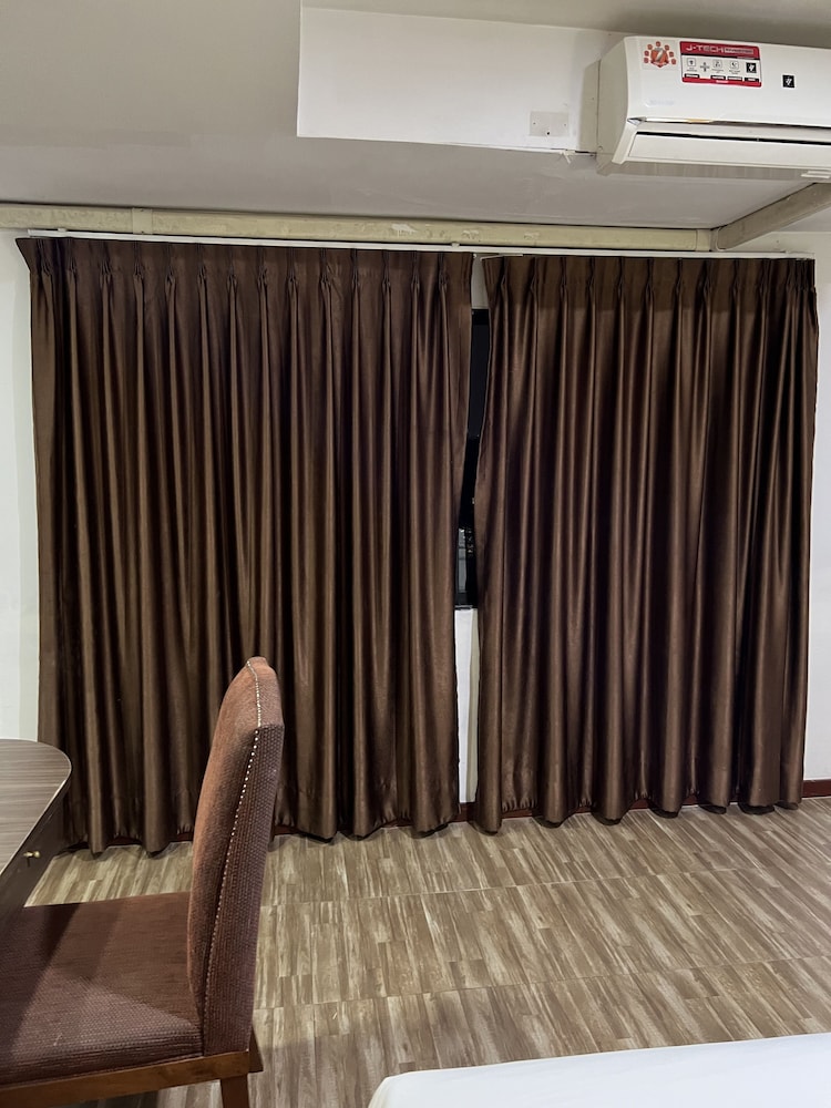 Deluxe Triple Suite photo 3
