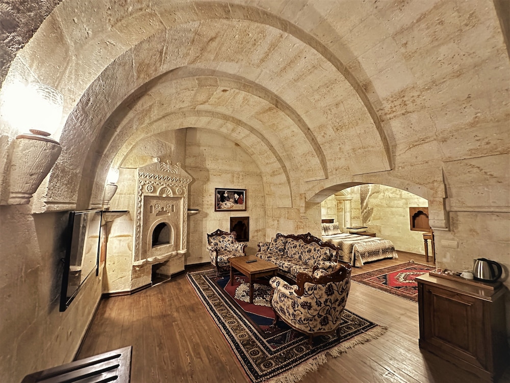 Deluxe Suite - Photo 1