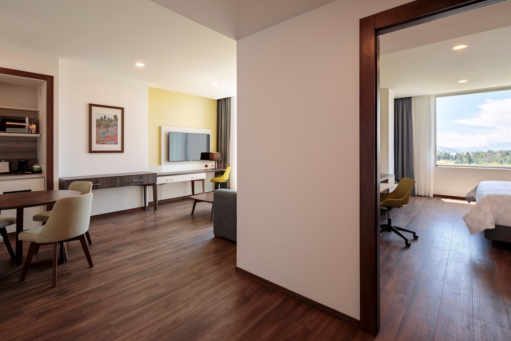 Suite, 1 King Bed (Minifridge) - Photo 2