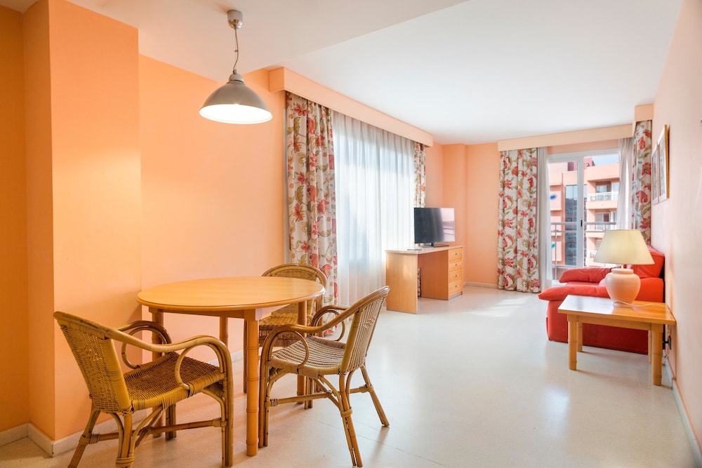 Apartment, 1 Bedroom, Partial Sea View (3 adults and 1 child) photo 3