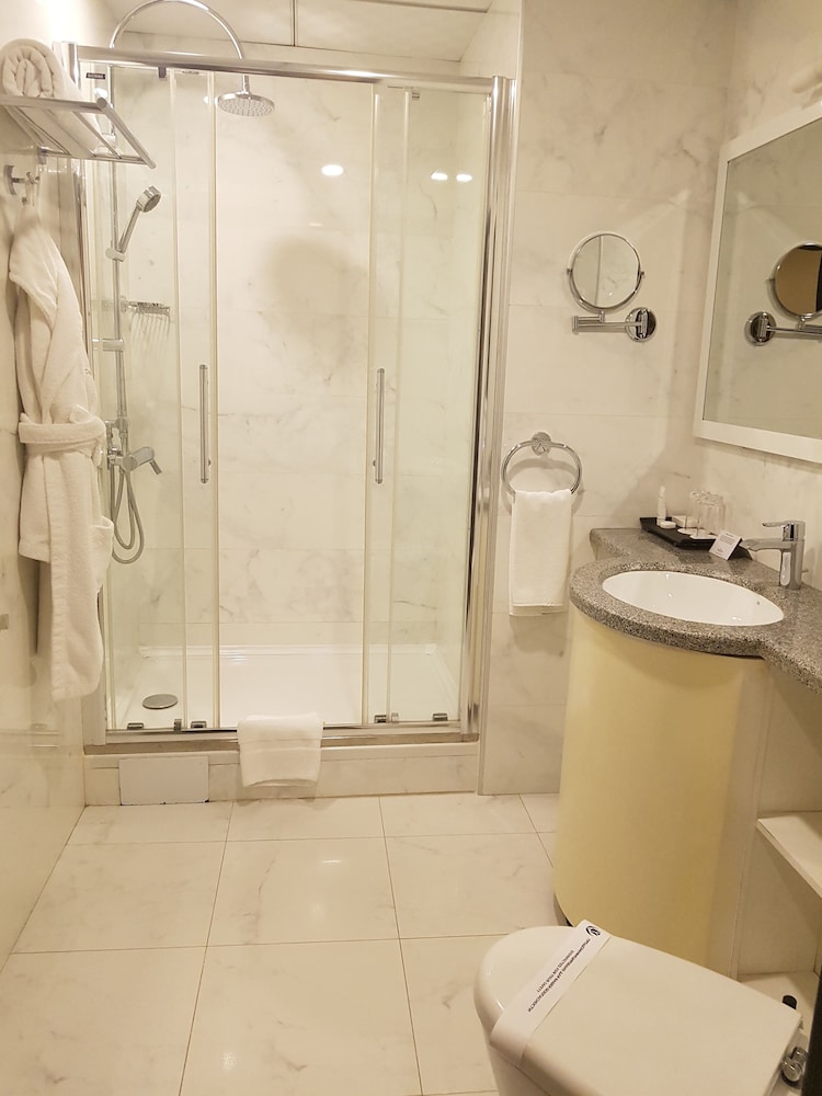 Deluxe Room, 1 King Bed, Non Smoking photo 2