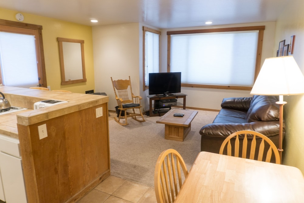 Condo, 1 Bedroom photo 1
