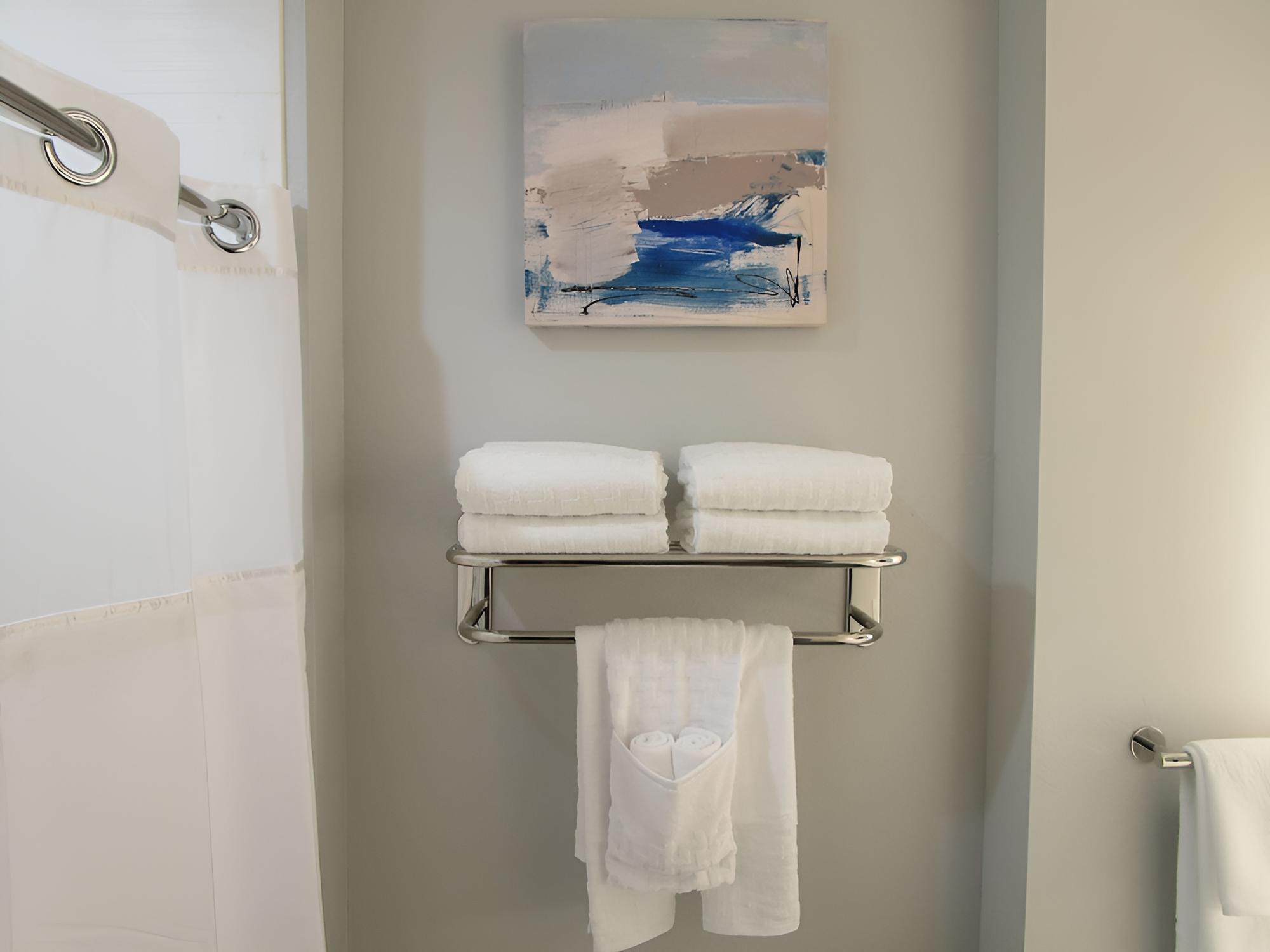 Standard Room, 2 Queen Beds, Accessible, Refrigerator & Microwave photo 3